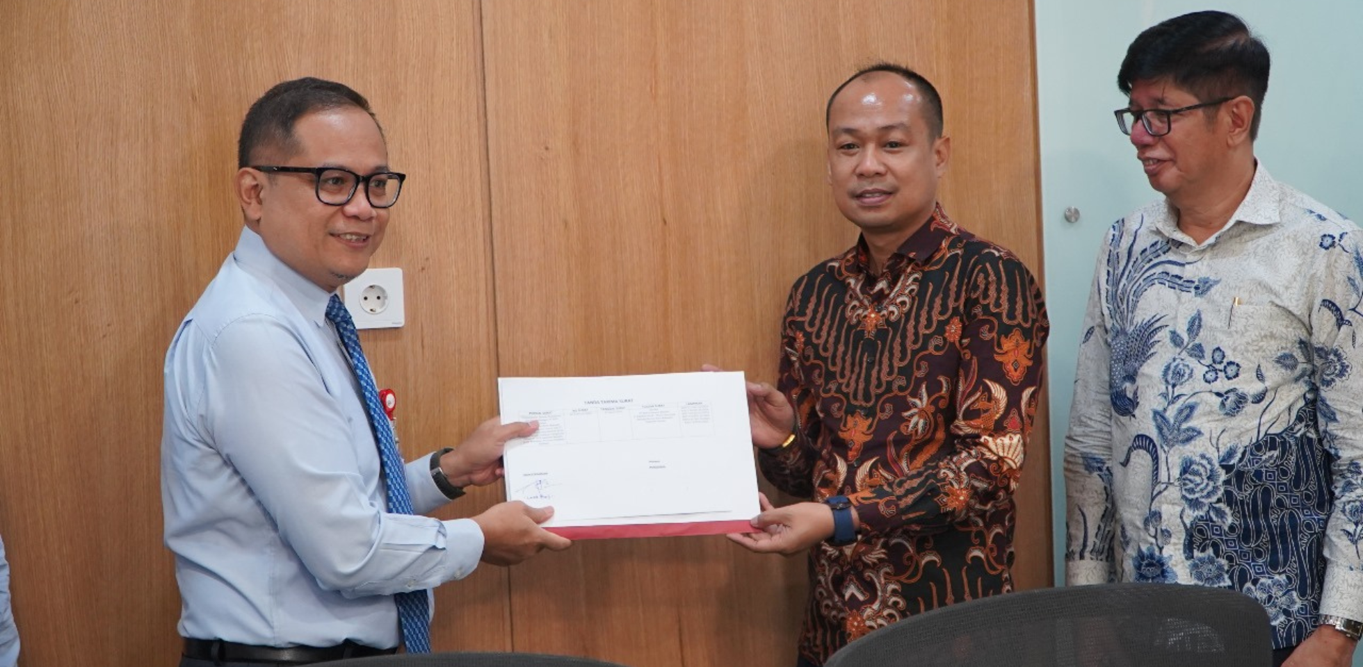 Serah Terima Pembukaan Cabang Palu dan Manado 1